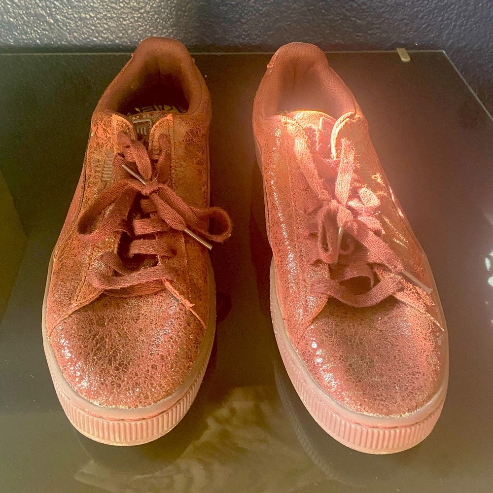 Brand new Pumas. They are a wine purple color, with a dope crackle look.